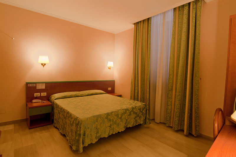 Hotel Center 2 โรม ภายนอก รูปภาพ